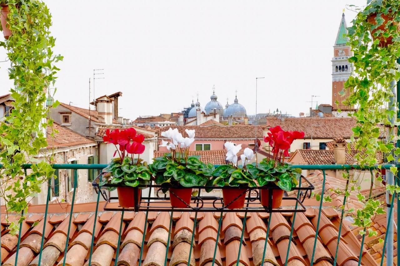 Andy'S Apartment Venesia Bagian luar foto